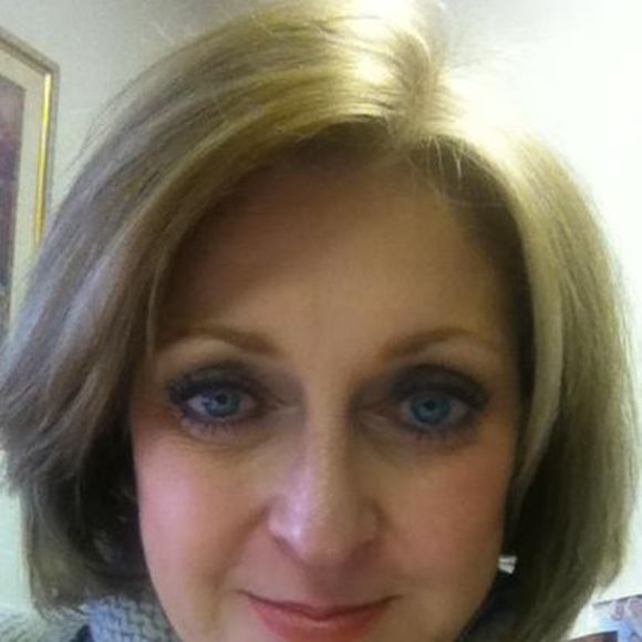 Meet your Posher, Cynthia - Picture 1 of 1